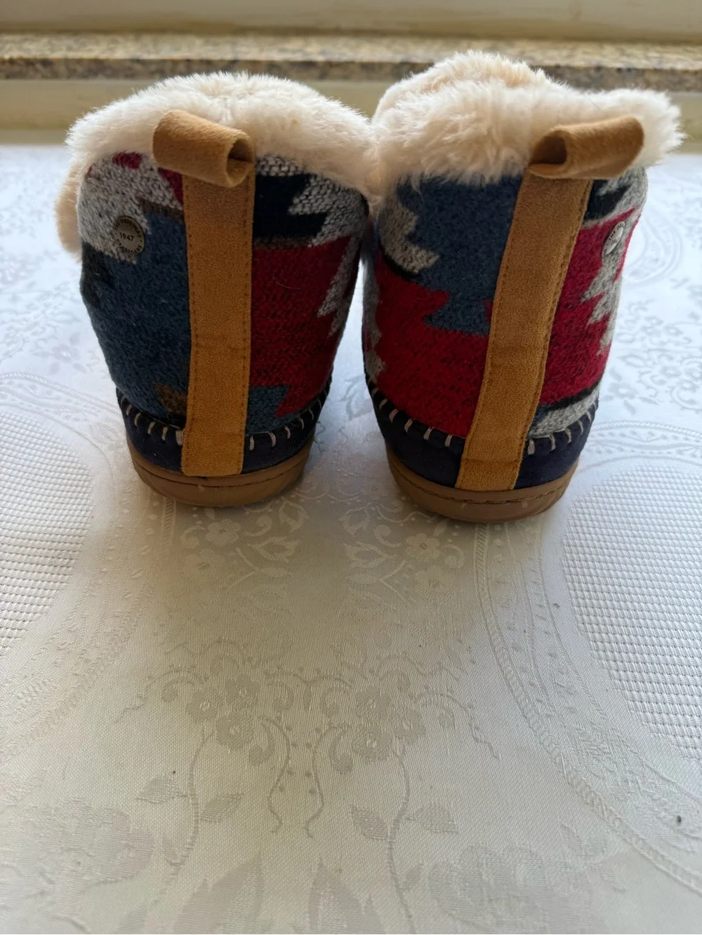 Dearfoams Alpine Mortiz Aztec Bootie House Slippers Women’s Size 10 Faux Fur